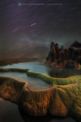 Fly Geyser night